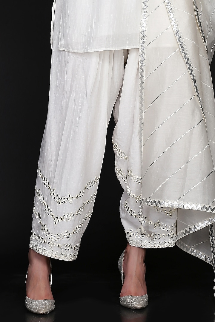 Ivory Chanderi Embroidered Tunic Set by anju & harleen at Pernia's Pop Up Shop