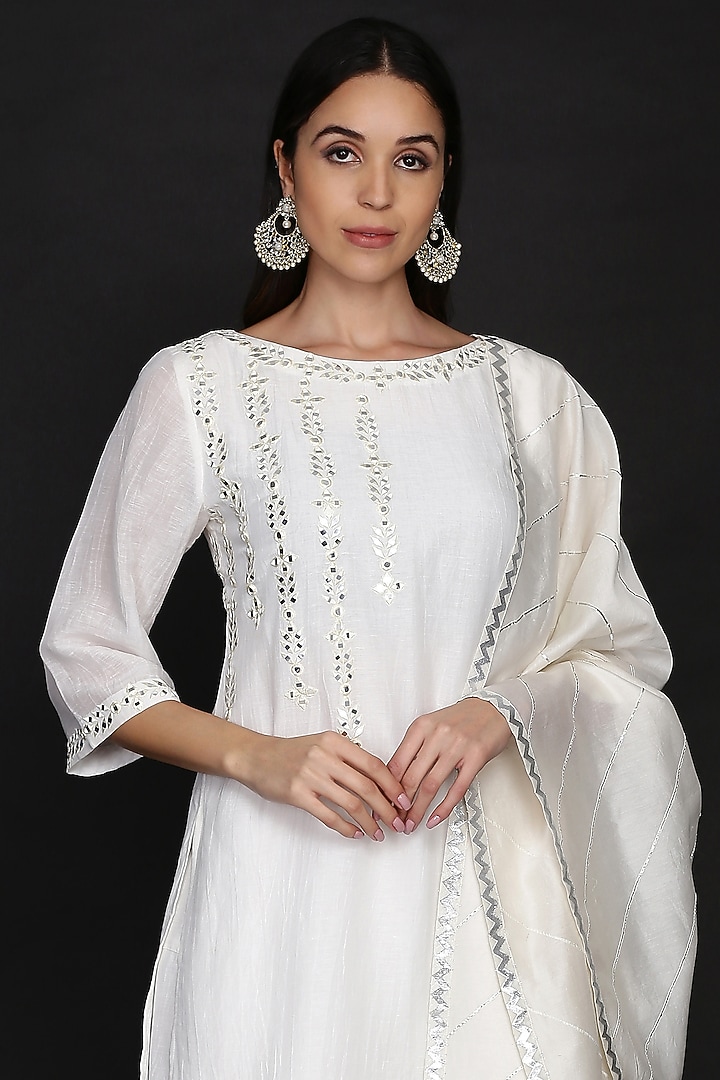 Ivory Chanderi Embroidered Tunic Set by anju & harleen at Pernia's Pop Up Shop