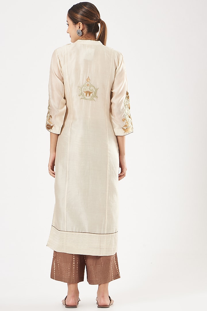 White Chanderi Embroidered Kurta Set by anju & harleen at Pernia's Pop Up Shop