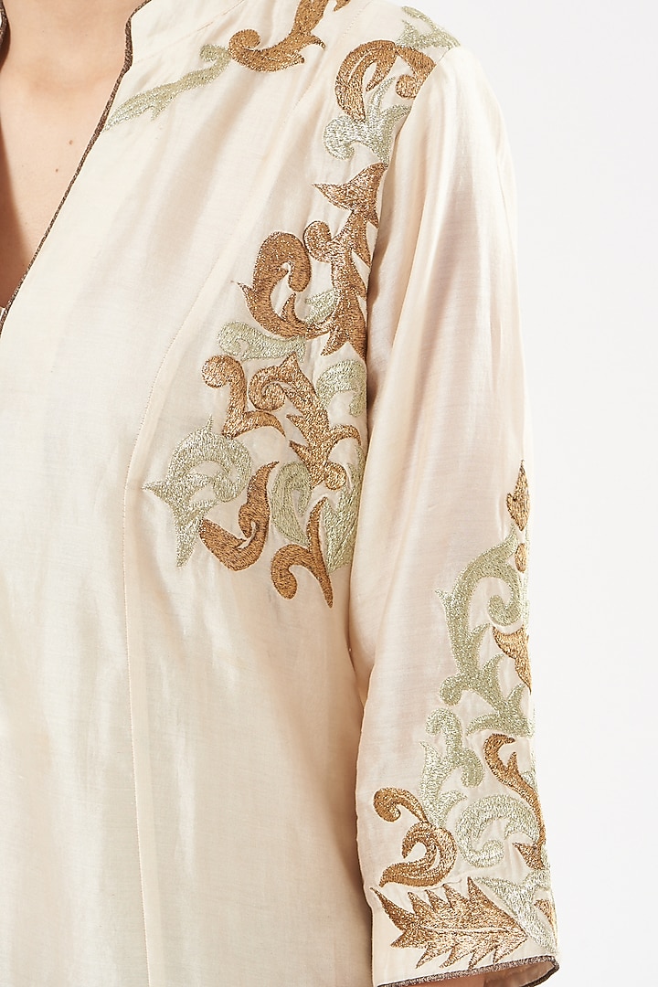 White Chanderi Embroidered Kurta Set by anju & harleen at Pernia's Pop Up Shop