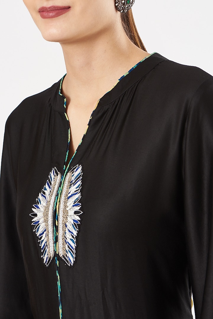Black Printed Kurta Set by anju & harleen at Pernia's Pop Up Shop