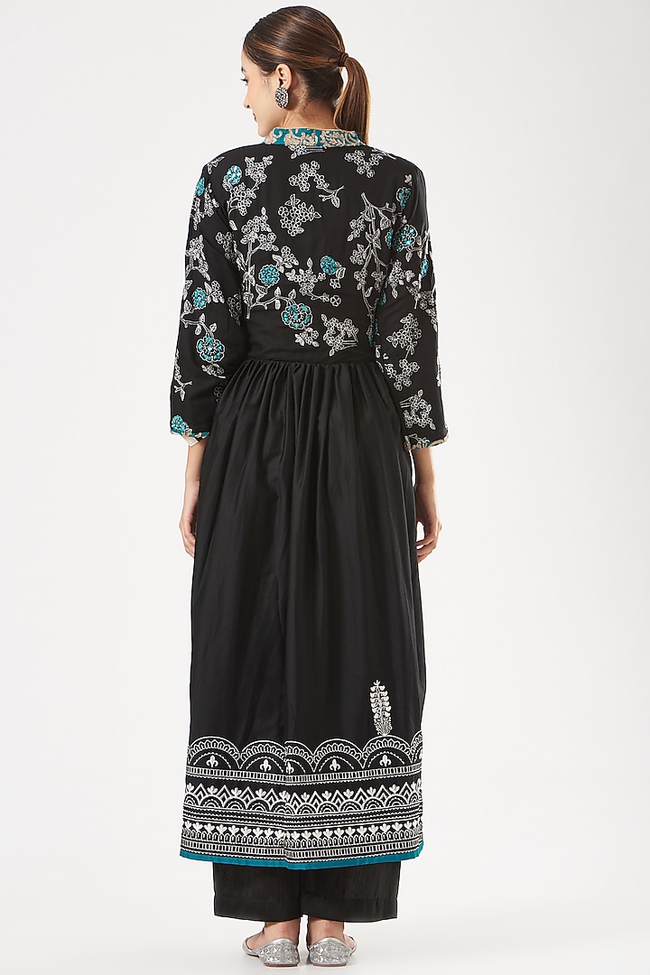 Black Silk Embroidered Kurta Set by anju & harleen at Pernia's Pop Up Shop