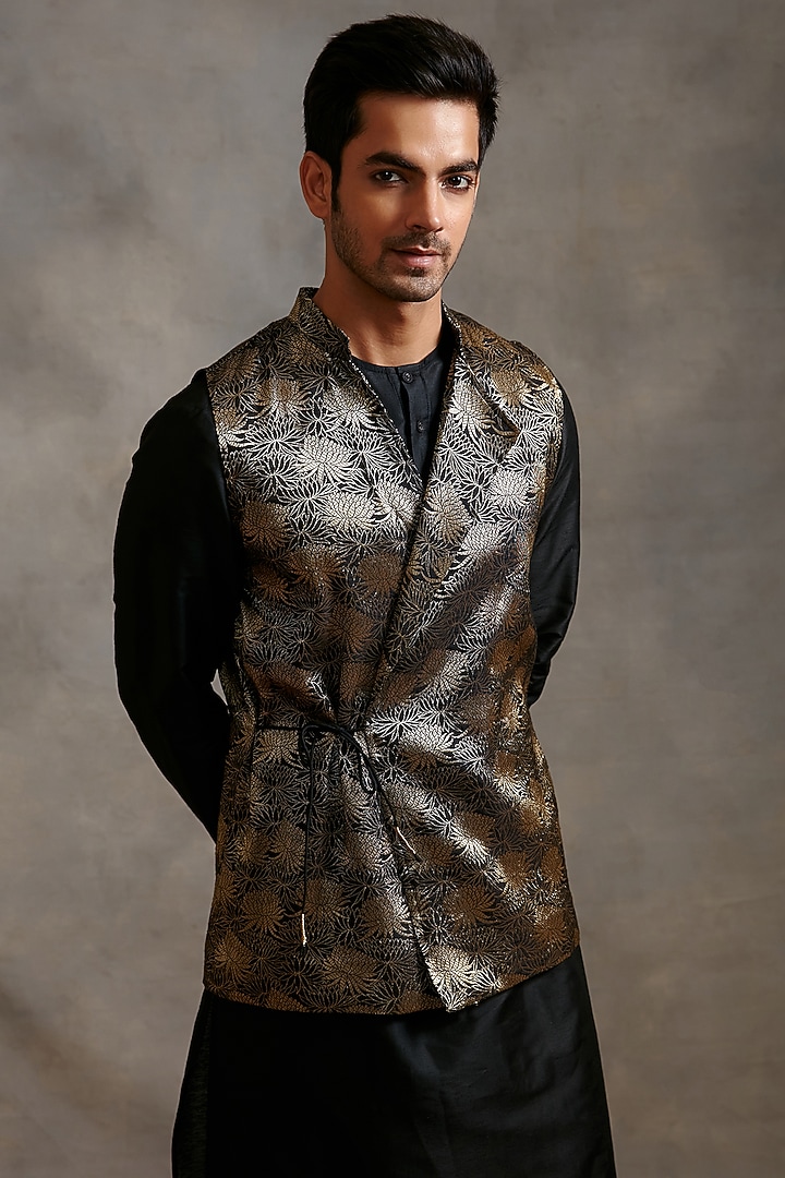 Black Banarasi Zari Jacket Set by ABHISHTI at Pernia's Pop Up Shop