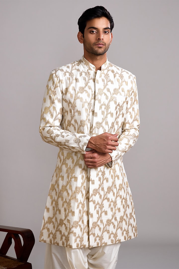 Ivory Banarasi Zari Banswara Kurta by ABHISHTI at Pernia's Pop Up Shop