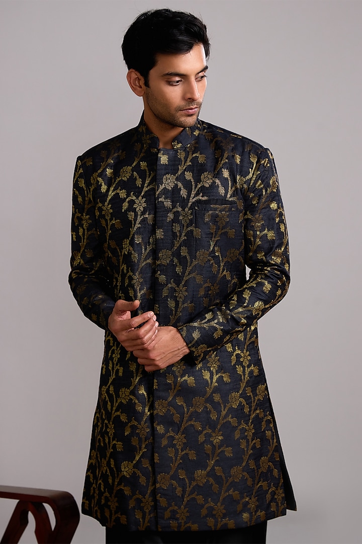 Black Banarasi Zari Banswara Kurta by ABHISHTI