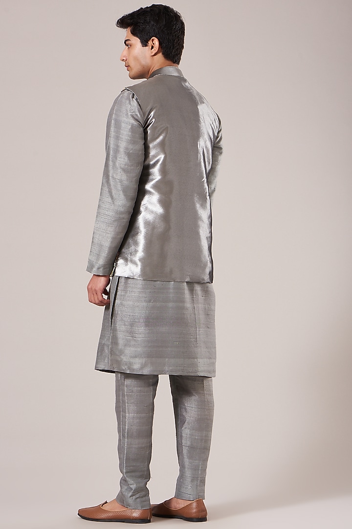 Grey Kurta Set With Embroidered Bundi Jacket by Aisha Rao Men at Pernia's Pop Up Shop