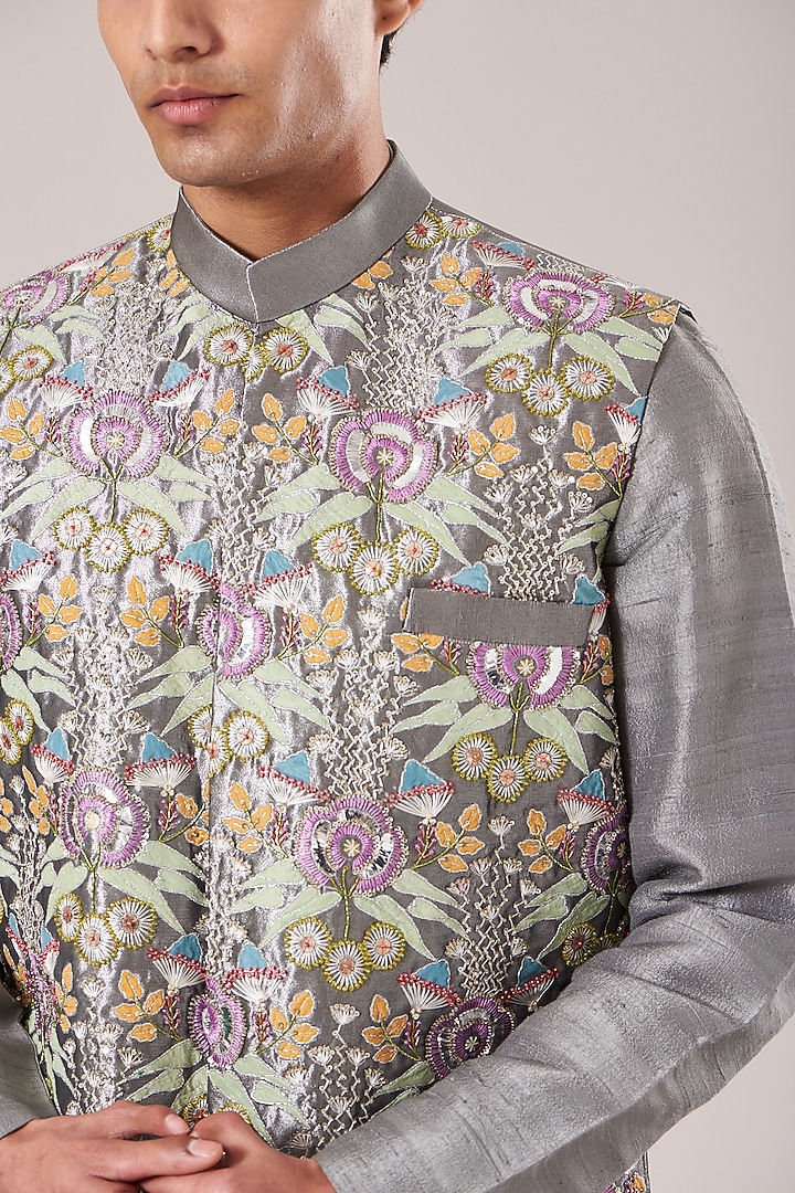 Grey Kurta Set With Embroidered Bundi Jacket by Aisha Rao Men at Pernia's Pop Up Shop