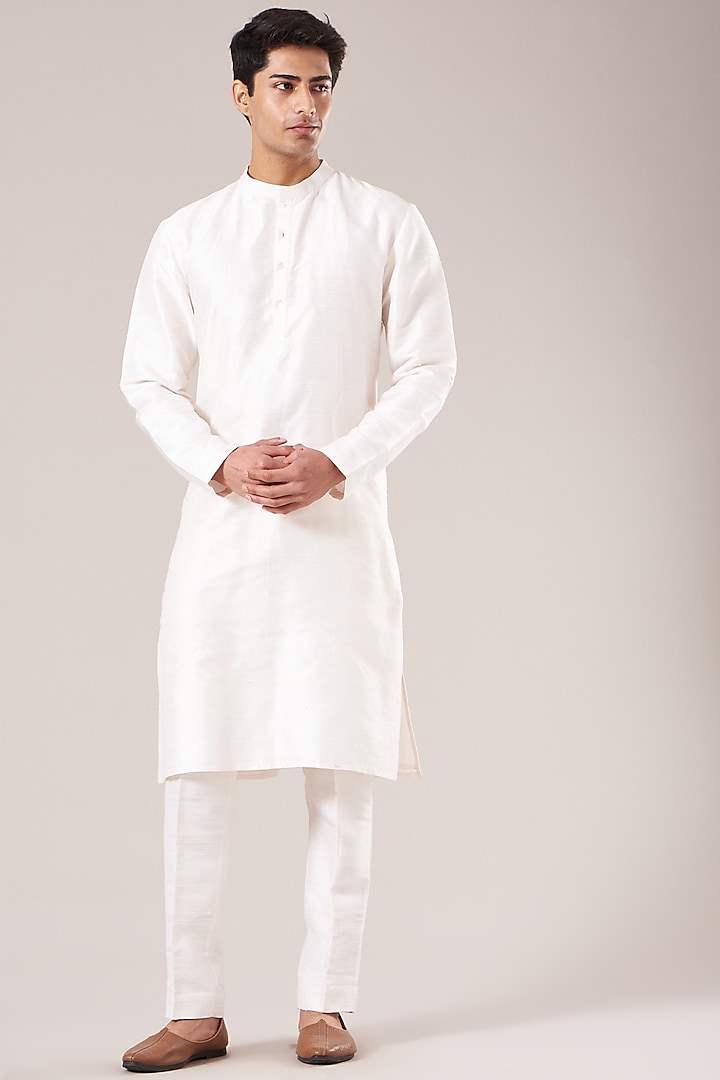 Turquoise Tissue Embellished Bundi Set by Aisha Rao Men at Pernia's Pop Up Shop
