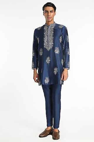 Navy Blue Chanderi Silk Embellished Kurta Set by Aisha Rao Men