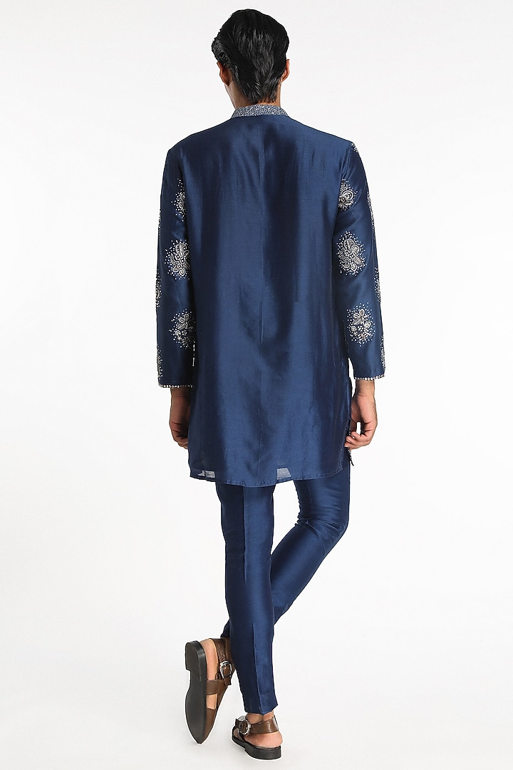 Navy Blue Chanderi Silk Embellished Kurta Set by Aisha Rao Men at Pernia's Pop Up Shop