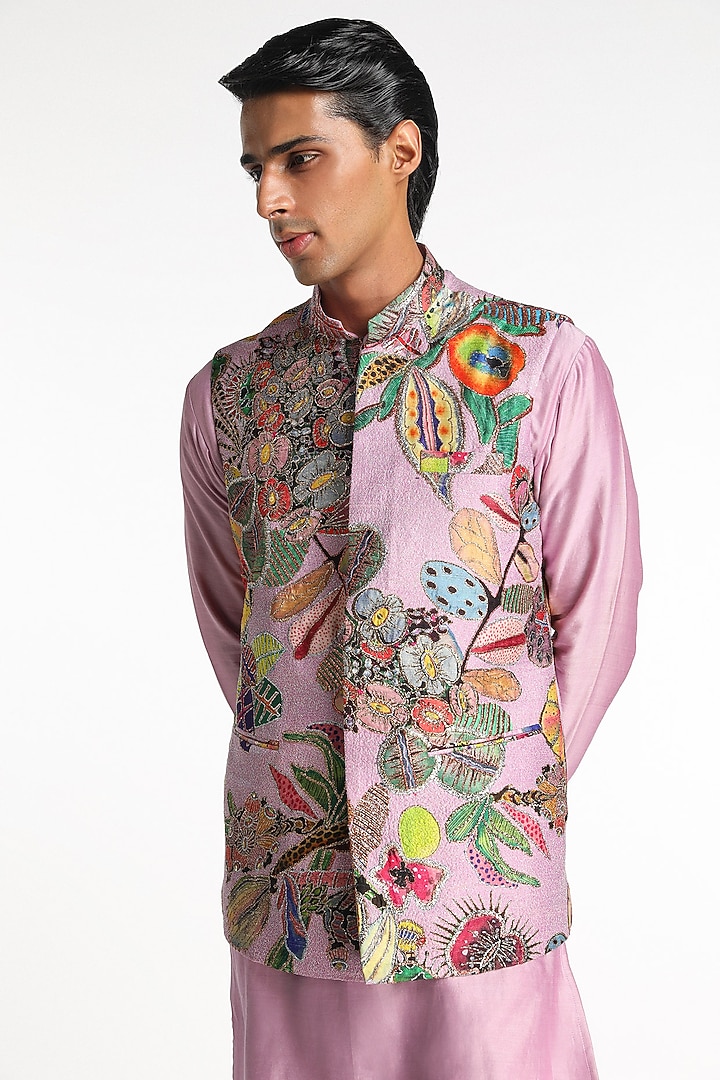 Lilac Kora Dupion Printed & Embellished Bundi Jacket Set by Aisha Rao Men at Pernia's Pop Up Shop