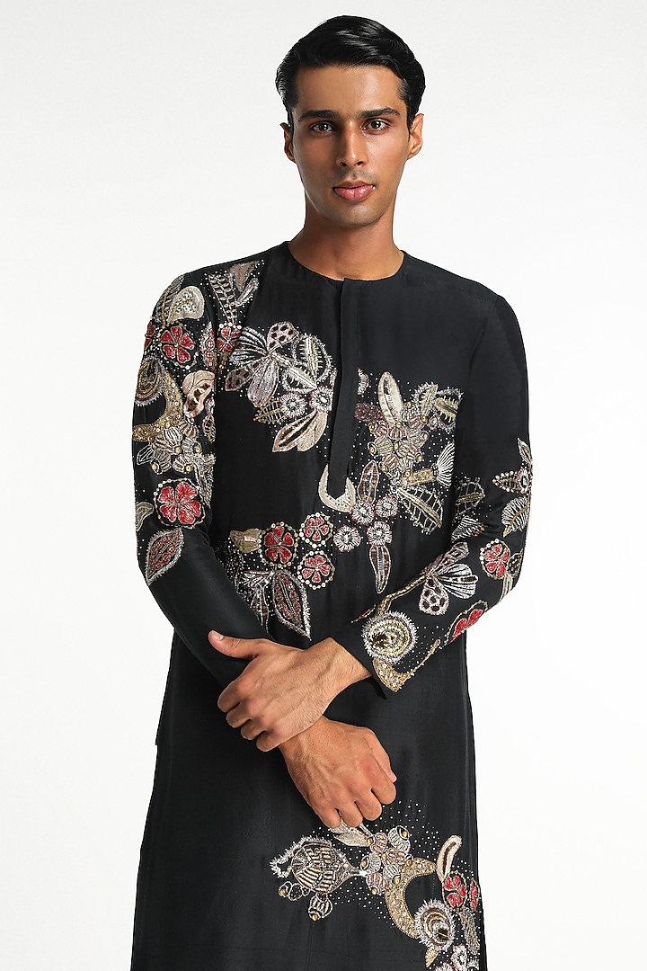Black Dupion Silk Applique Embellished Kurta Set by Aisha Rao Men at Pernia's Pop Up Shop
