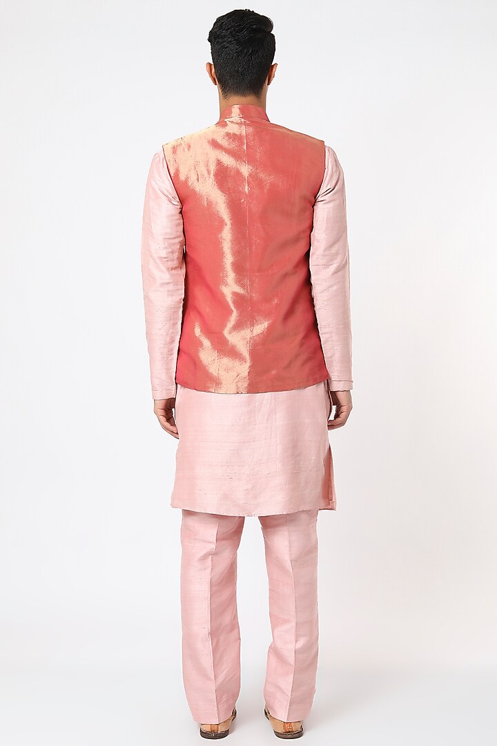 Maroon Tissue Embellished Bundi Jacket Set by Aisha Rao Men at Pernia's Pop Up Shop