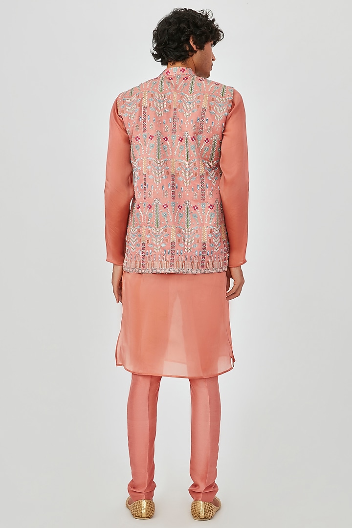Coral Kasab Satin Embellished Bundi Jacket Set by Aisha Rao Men at Pernia's Pop Up Shop