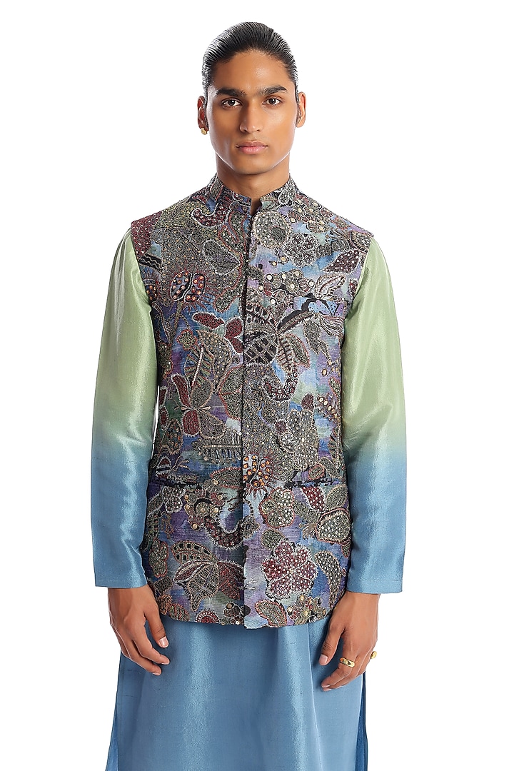 Carolina Kora Dupion Printed & Embellished Bundi Jacket Set by Aisha Rao Men at Pernia's Pop Up Shop