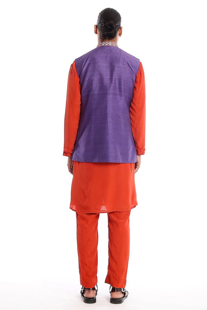Violet Raw Silk Applique Embellished Bundi Jacket Set by Aisha Rao Men at Pernia's Pop Up Shop