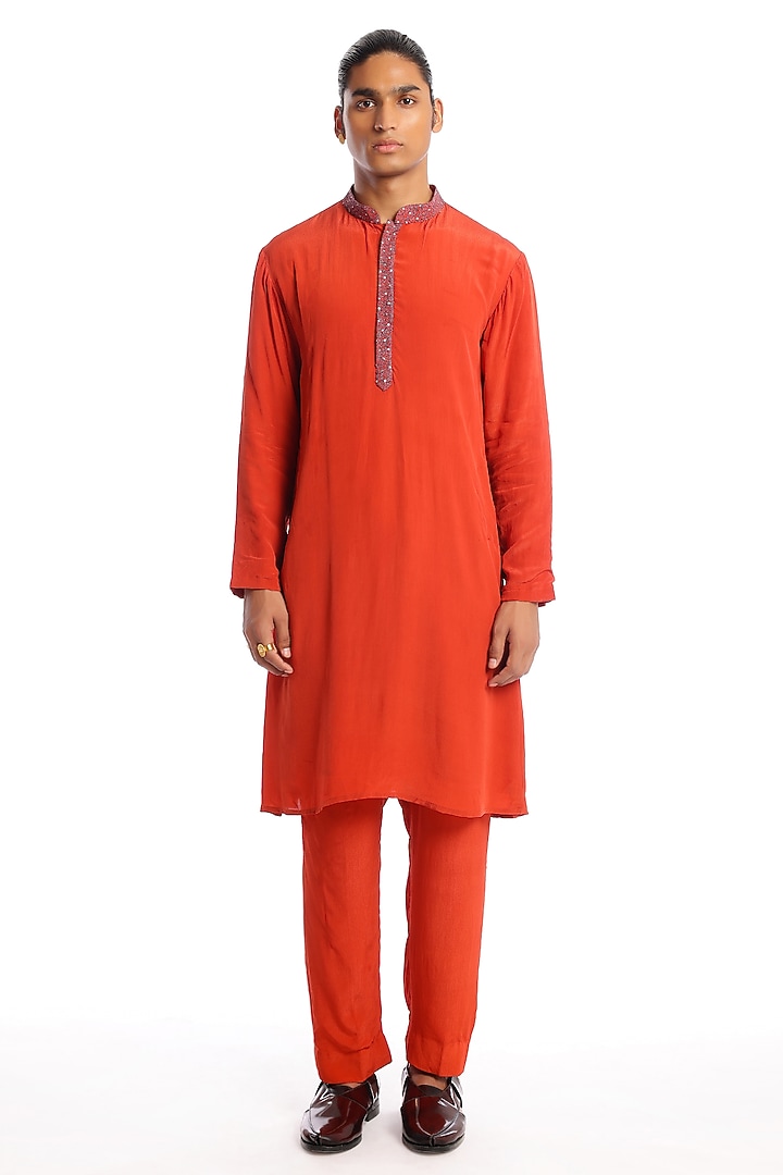 Violet Raw Silk Applique Embellished Bundi Jacket Set by Aisha Rao Men at Pernia's Pop Up Shop