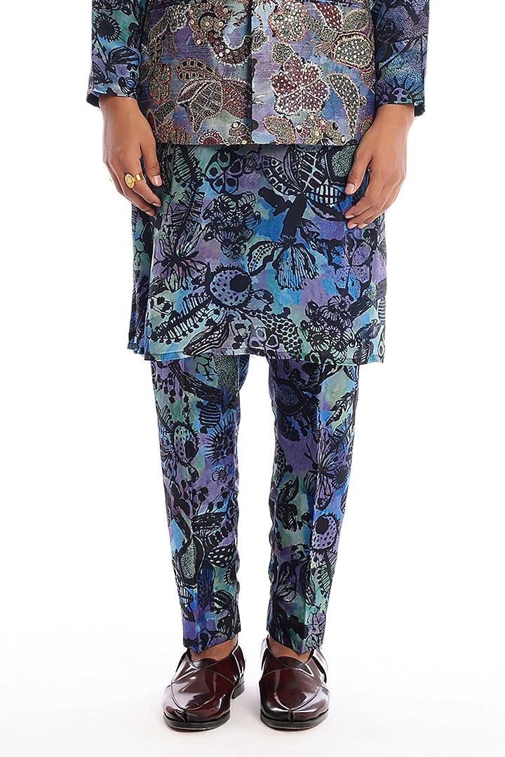 Spectrum blue Kora Dupion Printed & Embellished Bundi Jacket Set by Aisha Rao Men at Pernia's Pop Up Shop