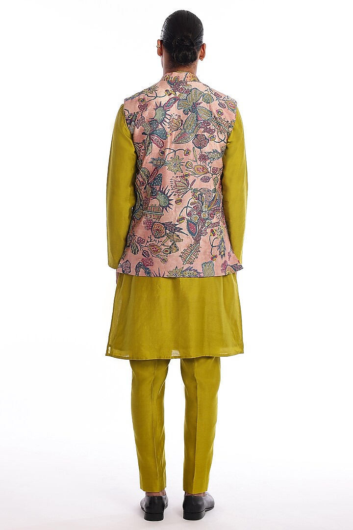 Tuscany Pink Kora Dupion Printed & Embellished Bundi Jacket Set by Aisha Rao Men at Pernia's Pop Up Shop