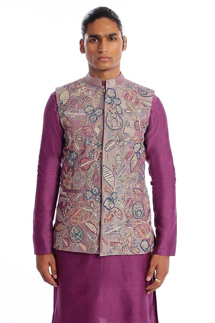 Byzantium Tissue Applique Embellished Bundi Jacket Set by Aisha Rao Men at Pernia's Pop Up Shop