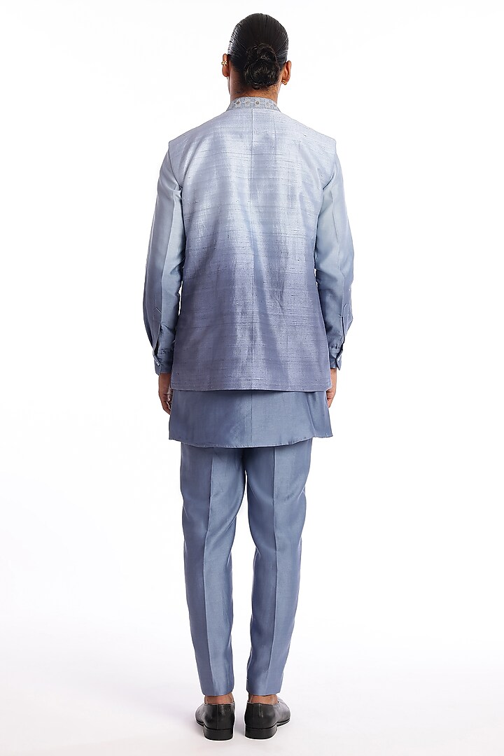 Pewter Blue Raw Silk Embellished Kurta Set by Aisha Rao Men at Pernia's Pop Up Shop