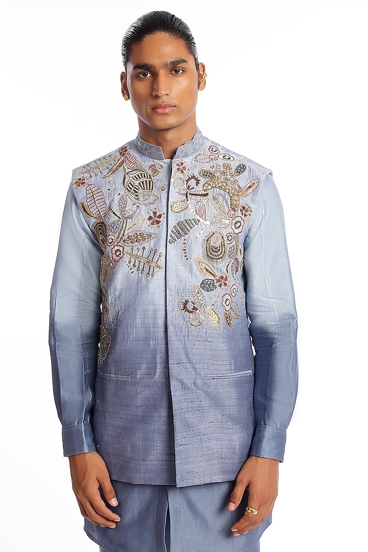 Pewter Blue Raw Silk Embellished Kurta Set by Aisha Rao Men at Pernia's Pop Up Shop