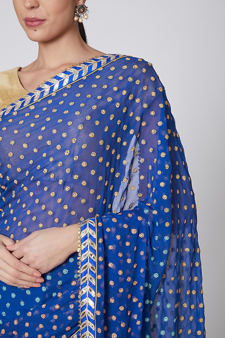Turquoise & Gold Embroidered Reception Saree Set by Anshikaa Jain at Pernia's Pop Up Shop