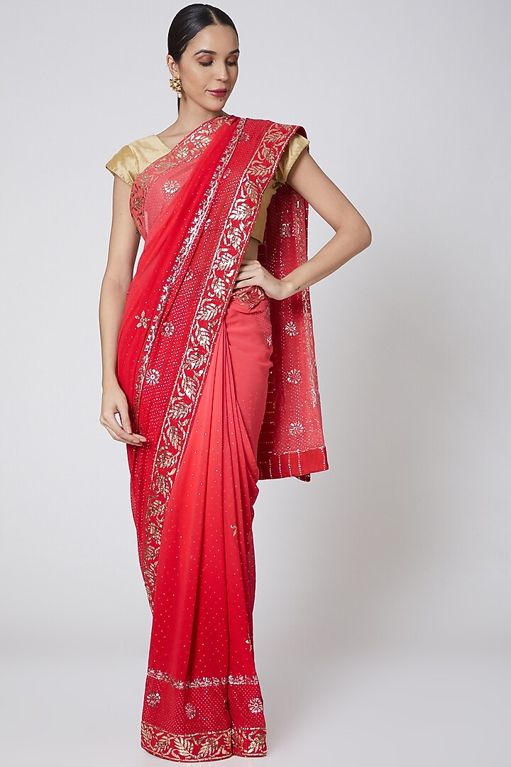 Red Mukaish Embroidered Bridal Saree Set by Anshikaa Jain at Pernia's Pop Up Shop