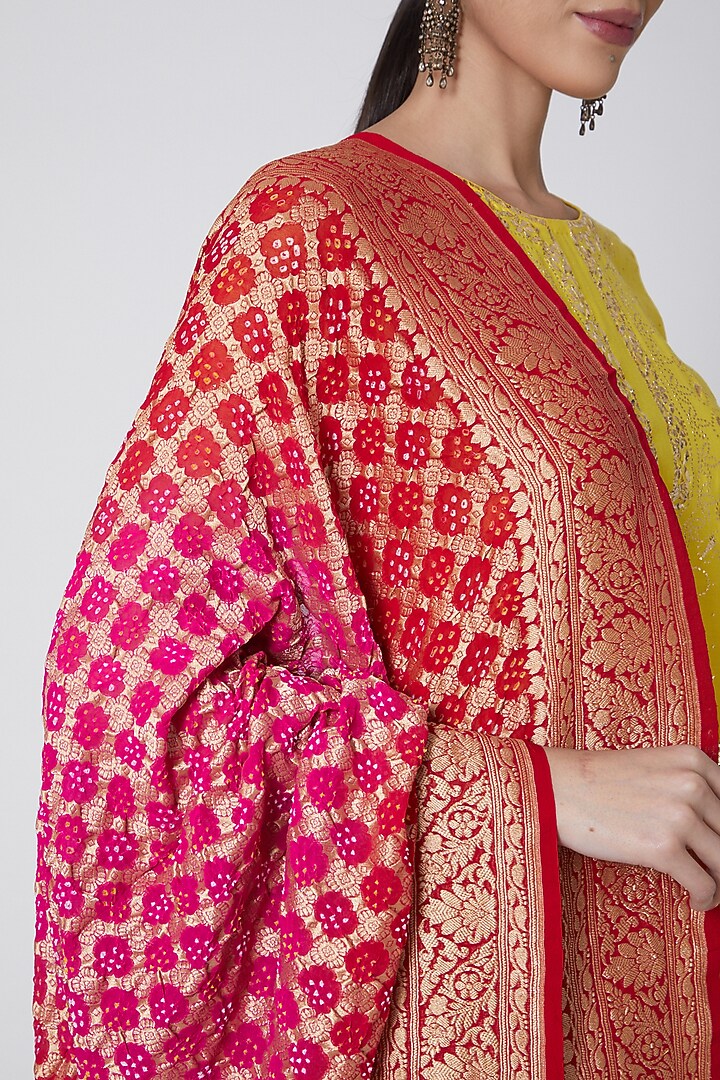 Yellow Embroidered Kurta Set by Anshikaa Jain at Pernia's Pop Up Shop