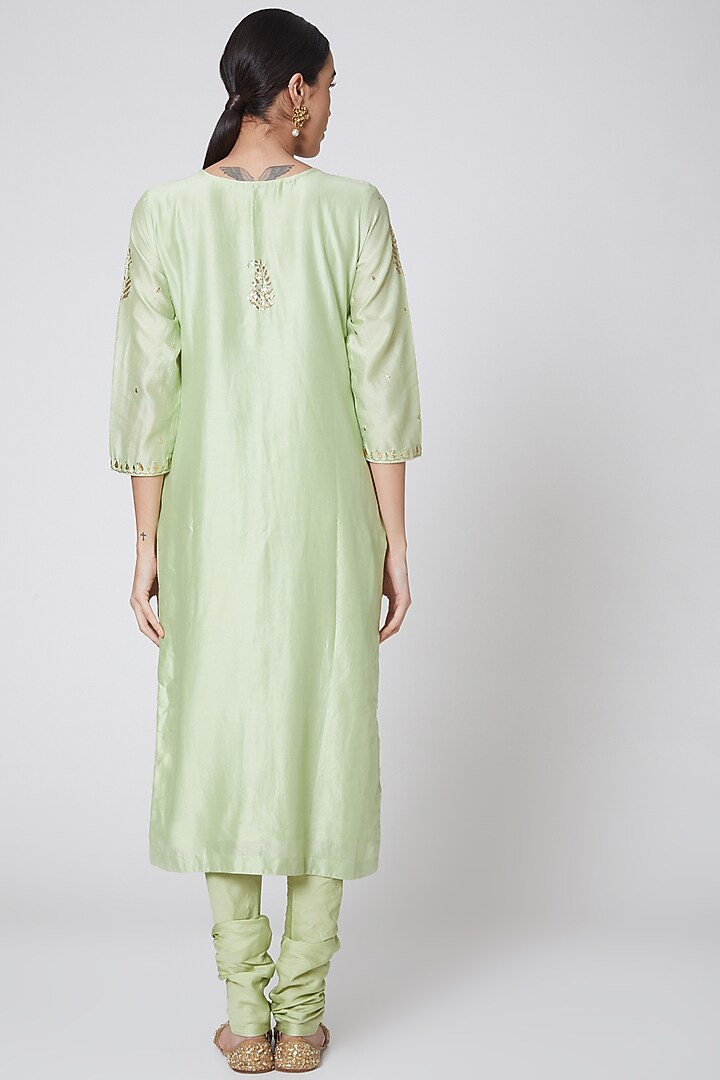 Olive Green & Pink Embroidered Kurta Set by Anshikaa Jain at Pernia's Pop Up Shop