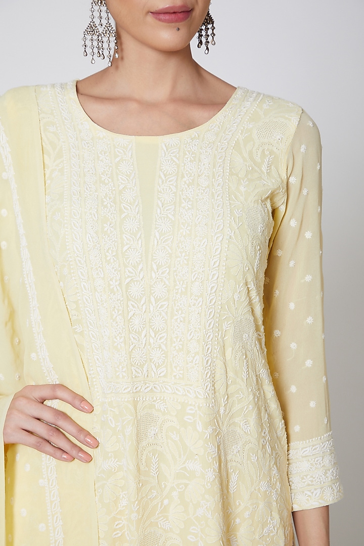 Yellow & White Embroidered Kurta Set by Anshikaa Jain at Pernia's Pop Up Shop