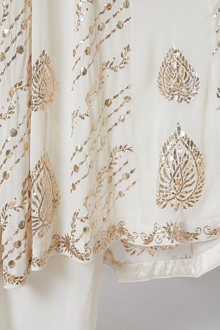 White Embroidered Bridal Anarkali Set by Anshikaa Jain at Pernia's Pop Up Shop