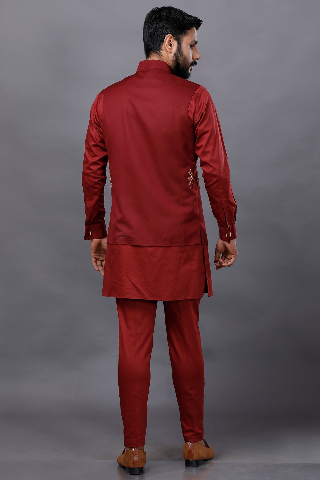 Buy online Red Self Design Nehru Jacket from Jackets for Men by Jompers for  ₹1190 at 63% off | 2024 Limeroad.com