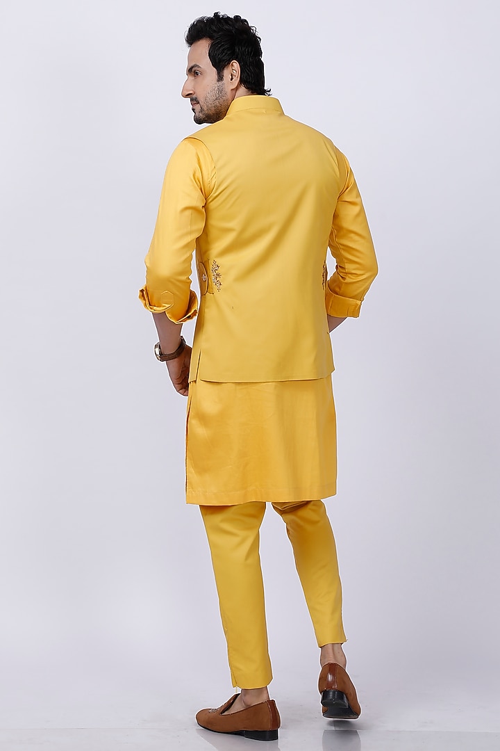 Yellow Suiting Zardosi Embroidery Bundi Jacket Set by AJAY KMR at Pernia's Pop Up Shop