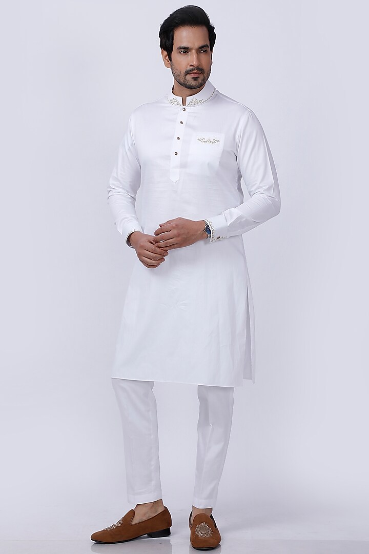 White Embroidered Kurta Set by AJAY KMR