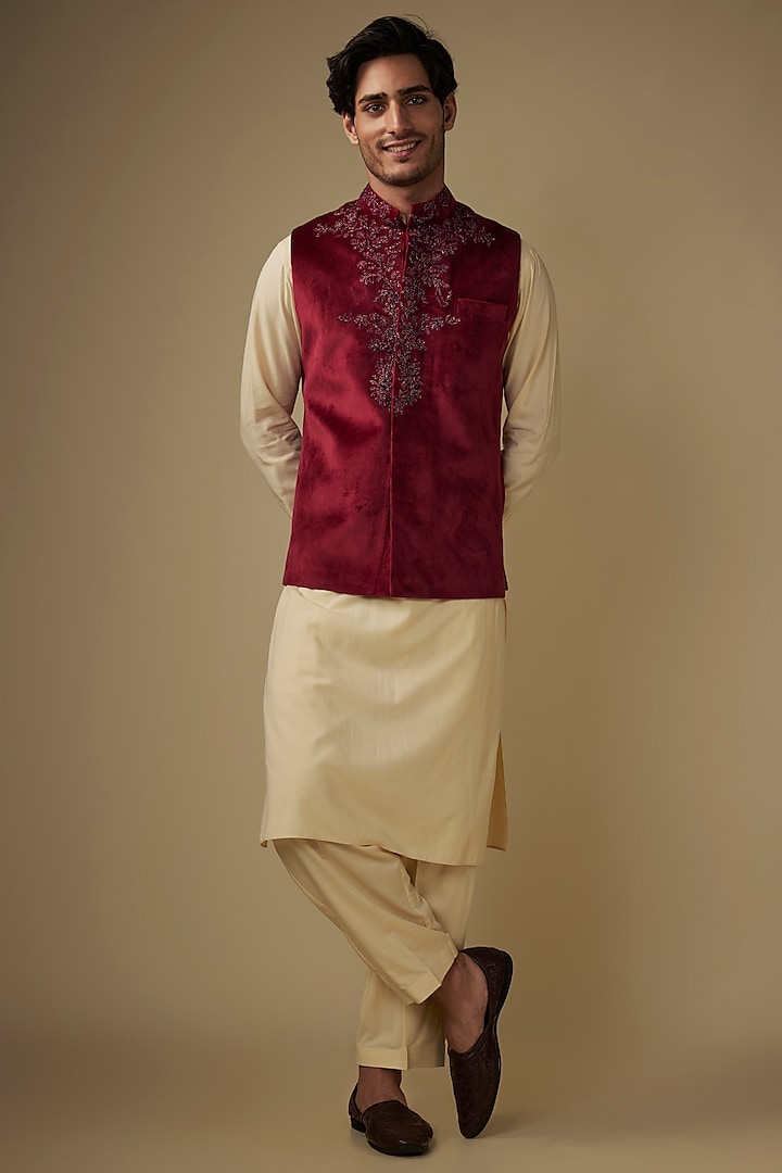 Maroon Velvet Hand & Machine Embroidered Bundi Jacket Set by AJAY KMR at Pernia's Pop Up Shop