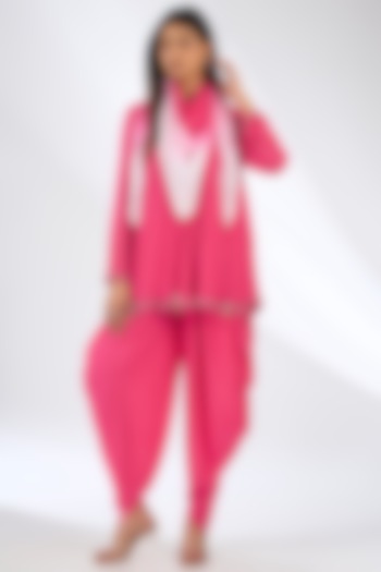 Pink Silk Crepe Dhoti Pant Set by Anjali Kanwar at Pernia's Pop Up Shop