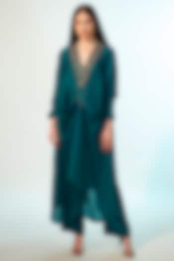 Emerald Green Viscose Satin Embroidered Tunic Set by Anjali Kanwar at Pernia's Pop Up Shop