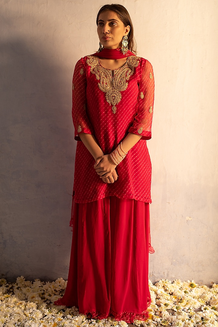 Red Georgette Hand Embroidered Leheriya Kurta Set by Apeksha Jain Label at Pernia's Pop Up Shop