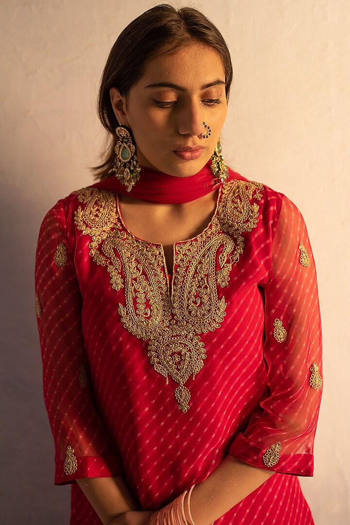 Red Georgette Hand Embroidered Leheriya Kurta Set by Apeksha Jain Label at Pernia's Pop Up Shop