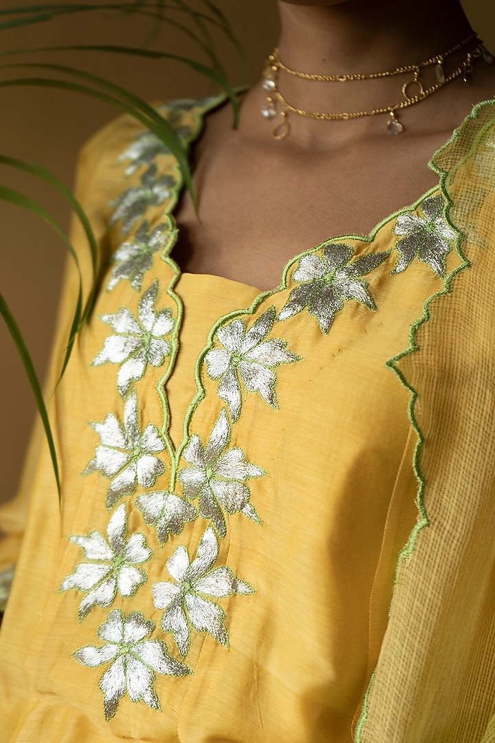 Lemon Yellow Cotton Silk Kalabattu Embroidered Kurta Set by Apeksha Jain Label at Pernia's Pop Up Shop