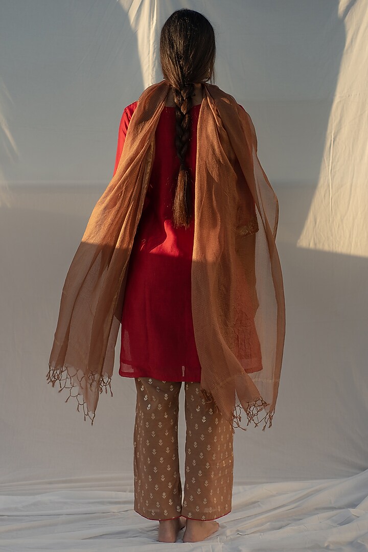 Red Chanderi Zardosi Work Handcrafted Kurta Set by Apeksha Jain Label at Pernia's Pop Up Shop