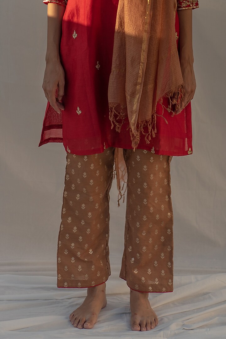Red Chanderi Zardosi Work Handcrafted Kurta Set by Apeksha Jain Label at Pernia's Pop Up Shop