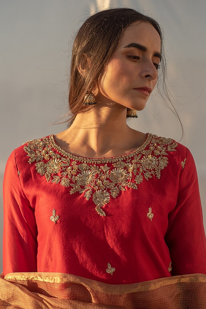Red Chanderi Zardosi Work Handcrafted Kurta Set by Apeksha Jain Label at Pernia's Pop Up Shop