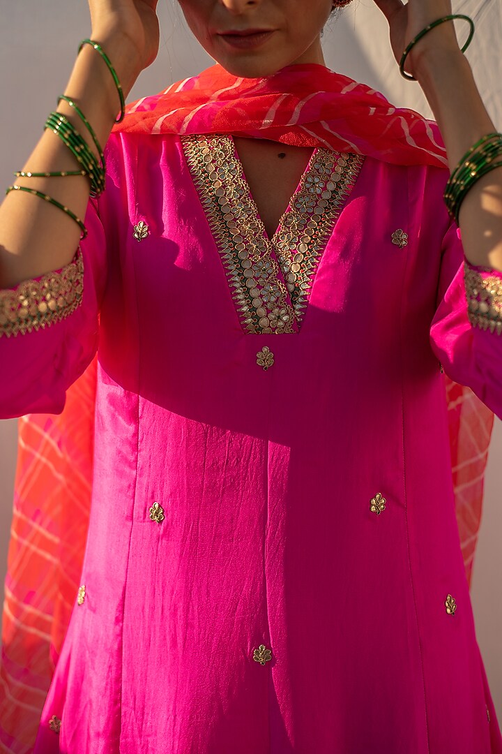Magenta Silk Marori Embroidered Kurta Set by Apeksha Jain Label at Pernia's Pop Up Shop