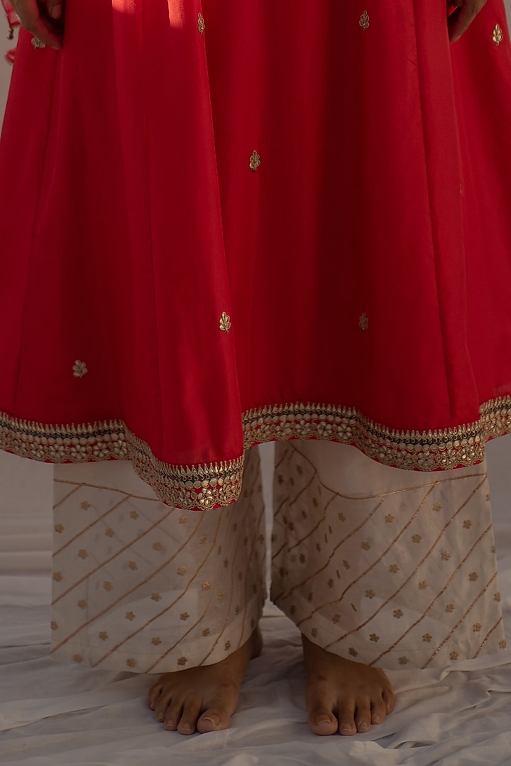 Light Red Silk Gota Embroidered Kurta Set by Apeksha Jain Label at Pernia's Pop Up Shop