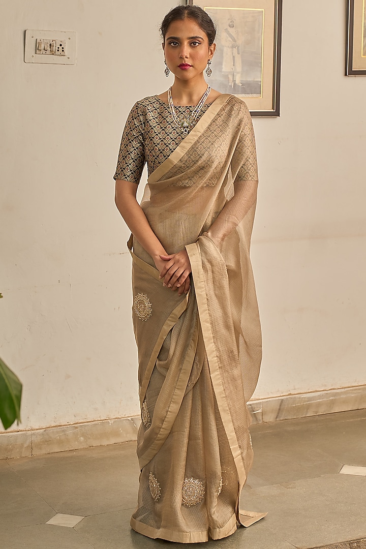 Grey Kota Silk Gota Patti Hand Embroidered Saree Set by Apeksha Jain Label at Pernia's Pop Up Shop