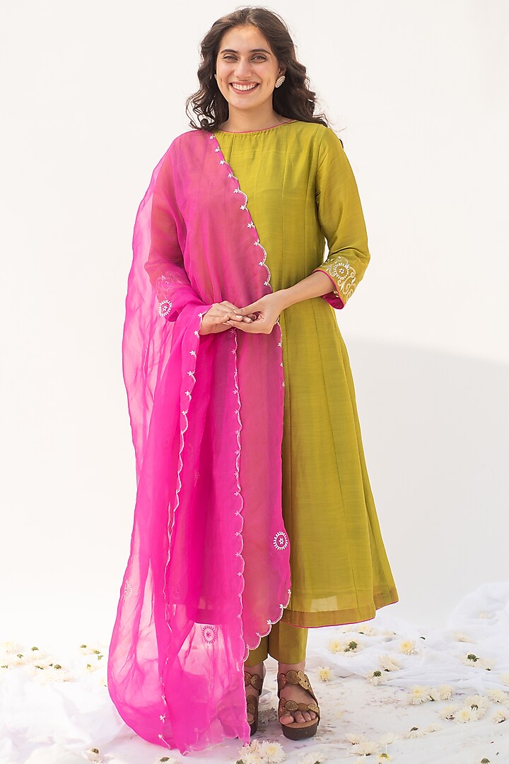 Green Cotton Silk Kurta Set by Apeksha Jain Label