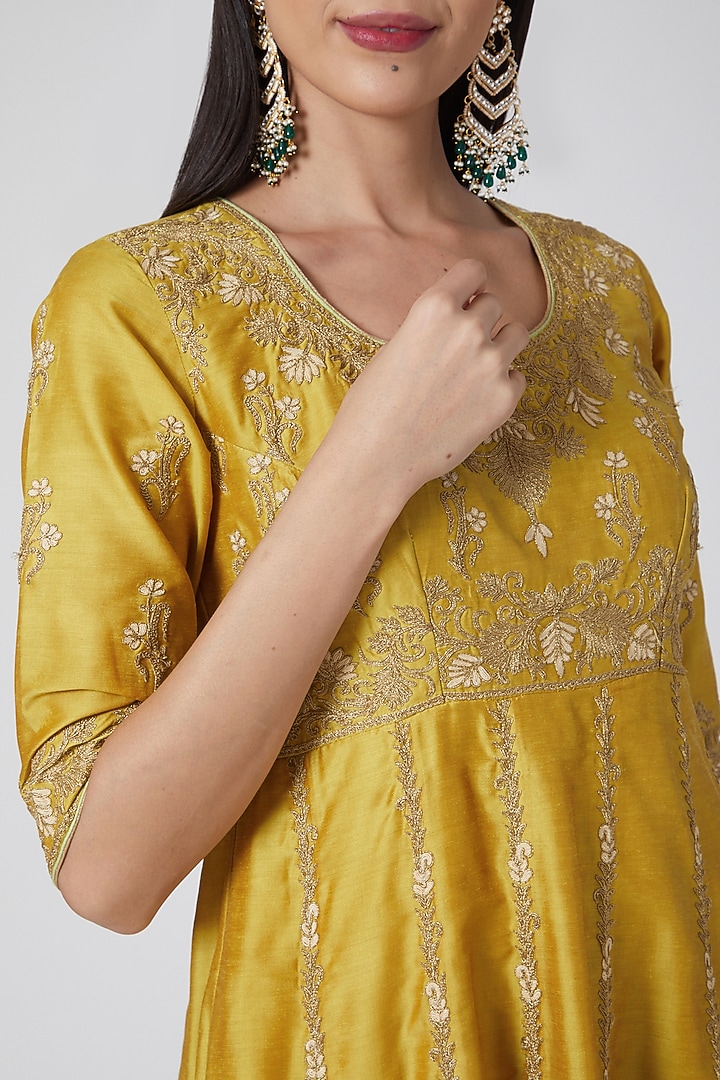 Mustard Embroidered Wedding Anarkali Set by Anjali Jain at Pernia's Pop Up Shop