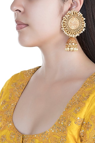 Gold Finish Kundan & Pearls Carved Jhumka Earrings by Anjali Jain Jewellery